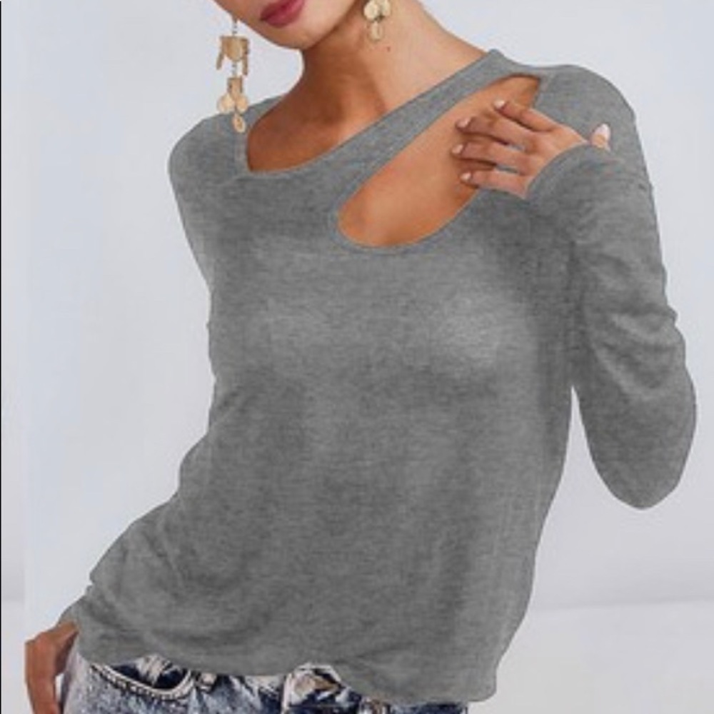 SALE!! Gray Top w/Swirly Opening